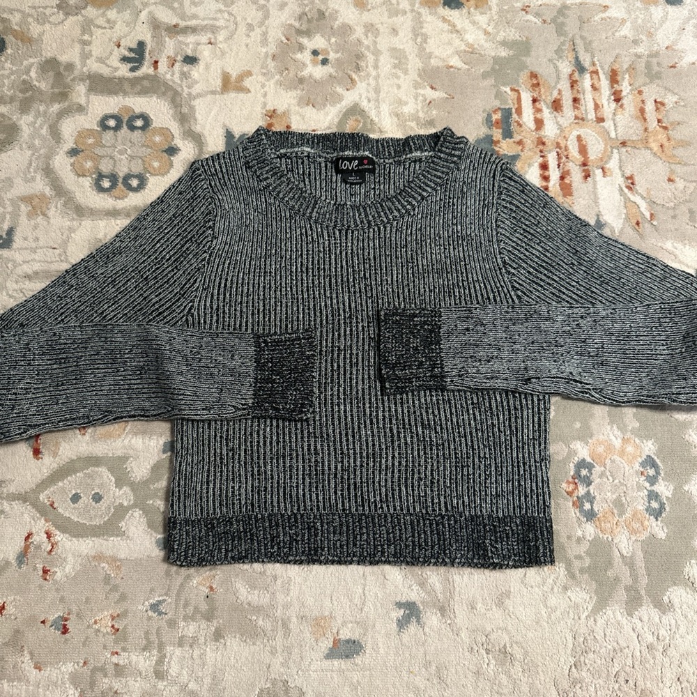 B&W cropped sweater